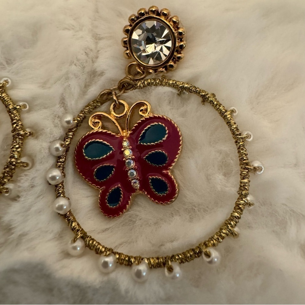 Betsy Johnson Butterfly Earrings. Gold dangling Butterflies. Pearls Pink Blue - Picture 10 of 10